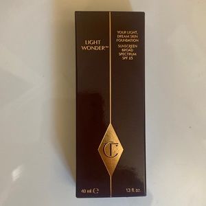 NIB Charlotte Tilbury Light Wonder Foundation Shade 4 Fair